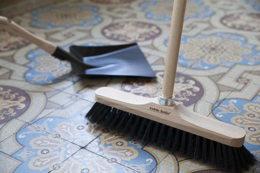 Hand brooms (the Epoussette Tradition and the Balayette Tradition) from Andrée Jardin.