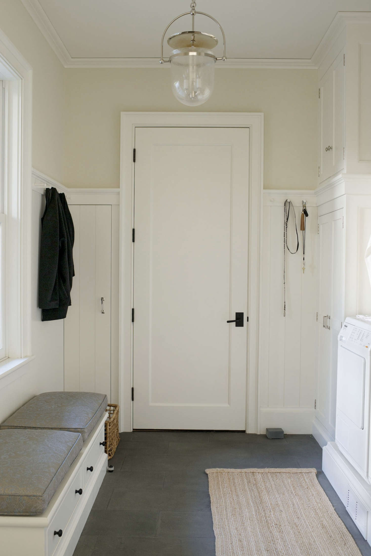 the streamlined entryway 25