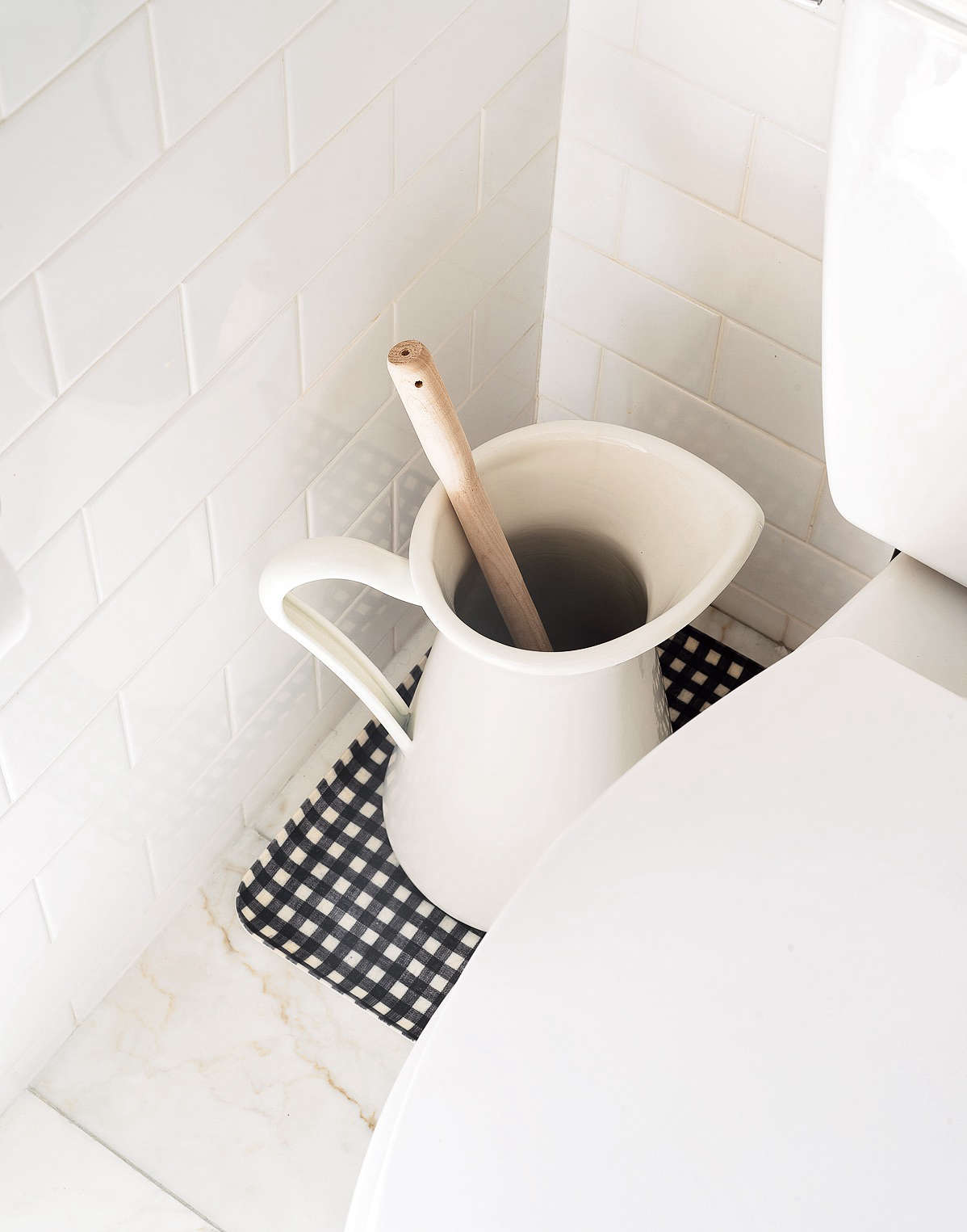 Aha Hack 3 Clever And Attractive Ways To The Toilet Brush Organized Home The Toilet Brush