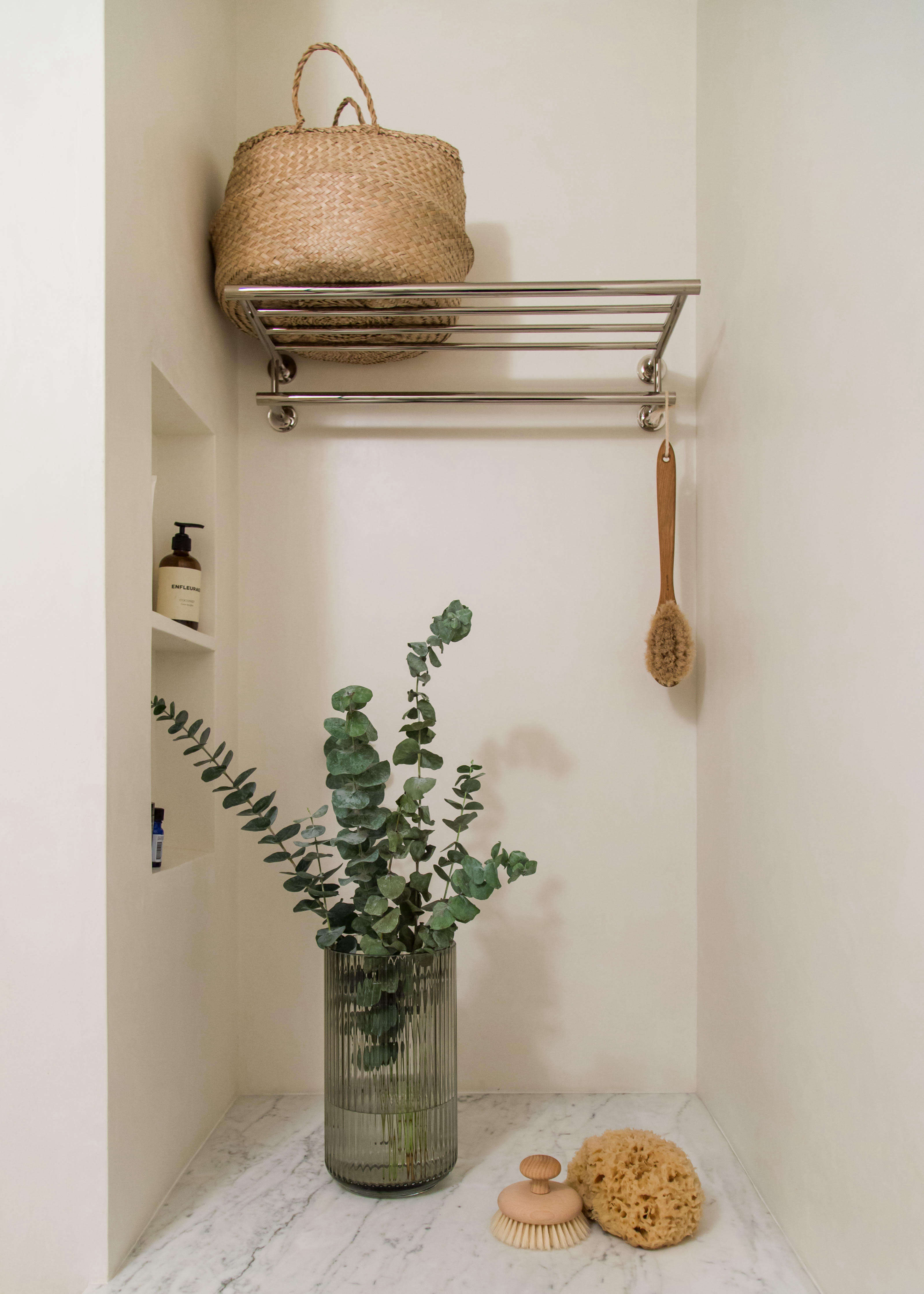 Small Space Living 7 Tips For Maximizing Storage In The Minimal Bath